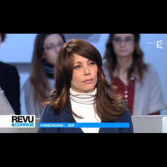 Mallaury Nataf sur le plateau de Revu et corrigé, en février 2012