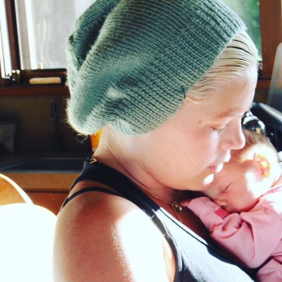 La chanteuse Pink et sa fille Willow tout bébé, sur Instagram.