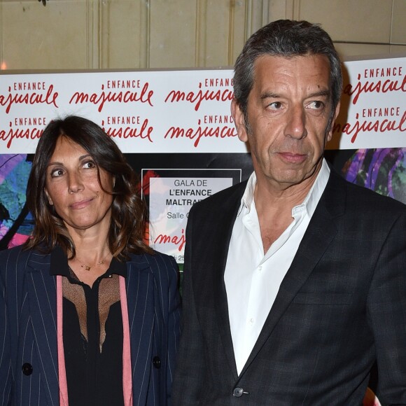 Michel Cymes et sa femme Nathalie - Gala d'Enfance Majuscule donné au profit de l'enfance maltraitée à la salle Gaveau à Paris, le 25 mars 2019. © Giancarlo Gorassini/Bestimage