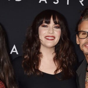 Steven Tyler avec ses filles Liv Tyler et Chelsea Tallarico Tyler enceinte à la première du film "Ad Astra" à Los Angeles, le 18 septembre 2019.