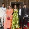 Mark Ronson, Lykke Li, Julianne Moore, Pierpaolo Piccioli, Lay Zhang quittent The Pierre Hotel pour se rendre au 71e Met Gala "Camp: Notes on Fashion", à New York, le 6 mai 2019.