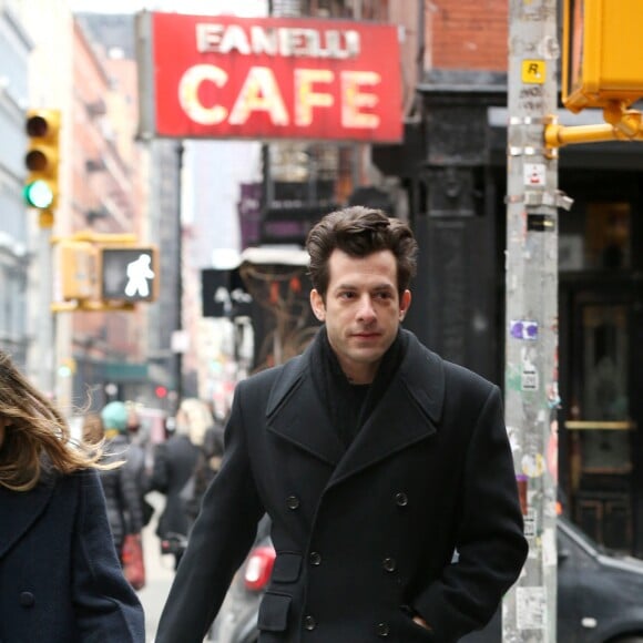 Mark Ronson et Rebecca Schwartz en couple en mars 2019 à New York.