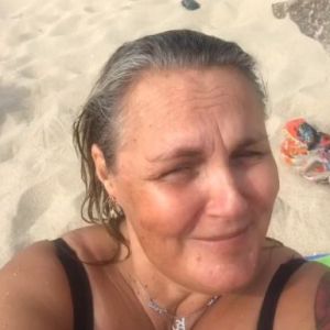 Valérie Damidot en vacances à l'Ile de Ré en septembre 2019.