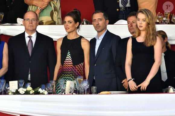 Le prince Albert II de Monaco, Charlotte Casiraghi, Gad Elmaleh, Thierry Rozier, l'entraîneur de Charlotte et la princesse Alexandra de Hanovre - Soirée de cloture du 20ème Jumping International de Monte-Carlo au Port Hercule de Monaco à Monte-Carlo, le 27 juin 2015.