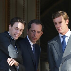 Louis Ducruet, Gad Elmaleh et Pierre Casiraghi - Présentation de la princesse Gabriella et du prince Jacques de Monaco au balcon du palais princier de Monaco, le 7 janvier 2015, à la population monégasque en présence de la famille princière.