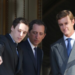 Louis Ducruet, Gad Elmaleh et Pierre Casiraghi - Présentation de la princesse Gabriella et du prince Jacques de Monaco au balcon du palais princier de Monaco, le 7 janvier 2015, à la population monégasque en présence de la famille princière.