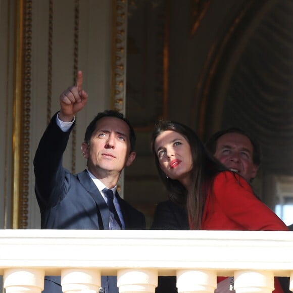 Gad Elmaleh et sa compagne Charlotte Casiraghi - Présentation de la princesse Gabriella et du prince Jacques de Monaco au balcon du palais princier de Monaco, le 7 janvier 2015, à la population monégasque en présence de la famille princière.