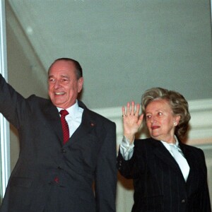 Jacques et Bernadette Chirac lors de la soirée du deuxième tour des élections présidentielles, le 5 mai 2002.