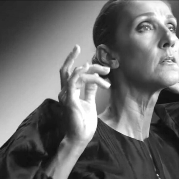 Céline Dion dans le clip en noir et blanc de sa nouvelle chanson "Imperfections". Septembre 2019.