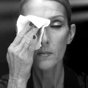 Céline Dion dans le clip en noir et blanc de sa nouvelle chanson "Imperfections". Septembre 2019.