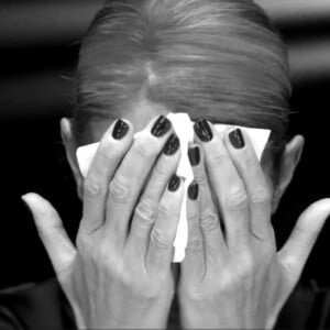 Céline Dion dans le clip en noir et blanc de sa nouvelle chanson "Imperfections". Septembre 2019.