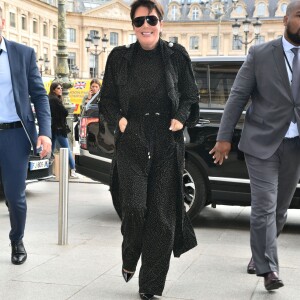 Kris Jenner rentre à l'hôtel Ritz après le défilé Balmain. Paris, France, le 27 septembre 2019.