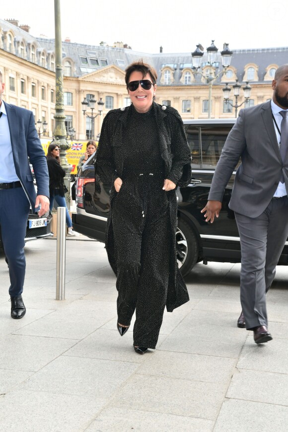 Kris Jenner rentre à l'hôtel Ritz après le défilé Balmain. Paris, France, le 27 septembre 2019.