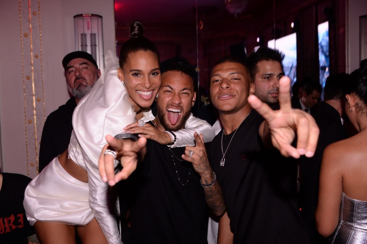 Neymar Et Kylian Mbappe Apres Le Foot Soiree Endiablee Avec Cindy Bruna Purepeople