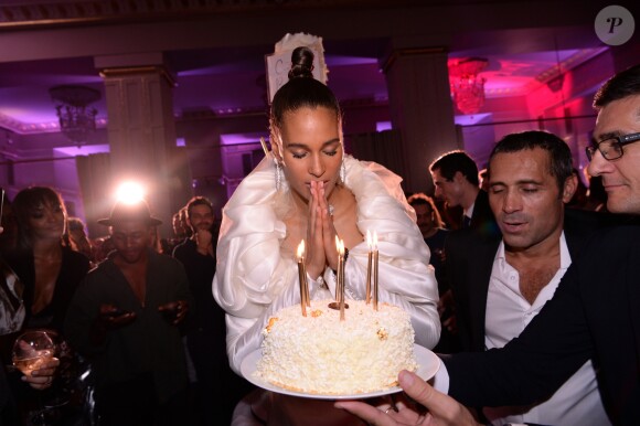 Le top model Cindy Bruna fête ses 25 ans au Lutetia "Pop Up" Club. La soirée a été organisée par Five Eyes Production. Paris, le 28 septembre 2019. © Rachid Bellak / Bestimage