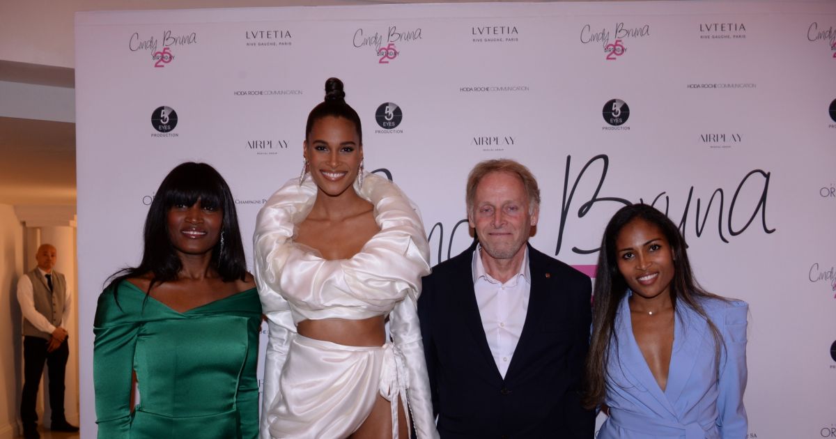 Cindy Bruna fête ses 25 ans avec ses parents et sa soeur au Lutetia Pop