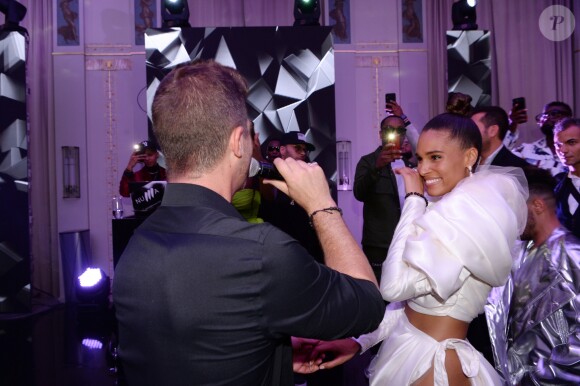Robin Thicke anime la fête d'anniversaire de Cindy Bruna (25 ans) au Lutetia "Pop Up" Club. La soirée a été organisée par Five Eyes Production. Paris, le 28 septembre 2019. © Rachid Bellak / Bestimage