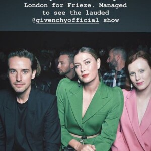 Alexander Gilkes au côté de Maria Sharapova lors du défilé Givenchy, prêt-à-porter printemps/été 2020, lors de la Fashion Week de Paris, le 29 septembre 2019.