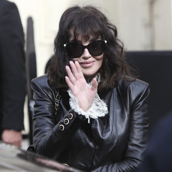 Isabelle Adjani - Sorties du défilé de mode "Chanel", collection PAP printemps-été 2020 au Grand Palais à Paris. Le 1er octobre 2019 © Michael Baucher / Panoramic / Bestimage