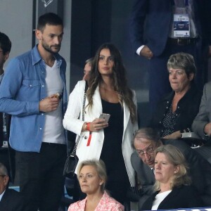 Hugo Lloris et sa femme Marine dans les tribunes lors de la Ligue des nations opposant la France aux Pays-Bas, au Stade de France, le 9 septembre 2018. © Cyril Moreau/Bestimage