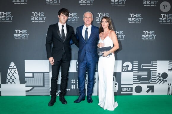 Didier Deschamps, sa femme Claude et leur fils Dylan - Les célébrités arrivent à la cérémonie des Trophées Fifa 2018 au Royal Festival Hall à Londres, Royaume Uni, le 25 septembre 2018. © Cyril Moreau/Bestimage