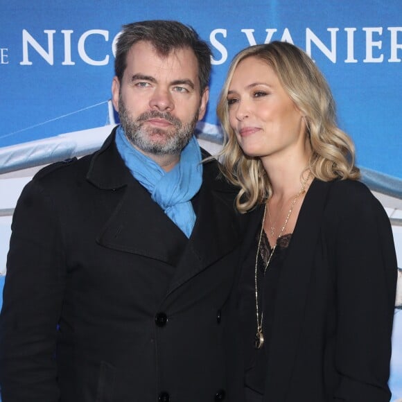 Clovis Cornillac et sa compagne Lilou Fogli à l'avant-première du film "Donne-moi des Ailes" au cinéma UGC Normandie à Paris, le 6 octobre 2019. © Denis Guignebourg/Bestimage