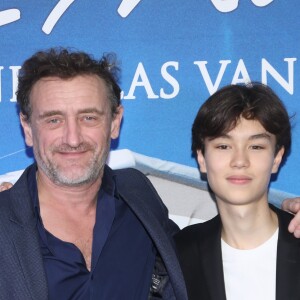 Jean-Paul Rouve et Louis Vazquez à l'avant-première du film "Donne-moi des Ailes" au cinéma UGC Normandie à Paris, le 6 octobre 2019. © Denis Guignebourg/Bestimage