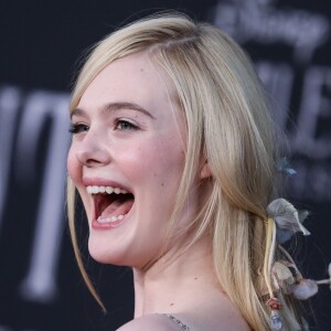 Elle Fanning - Photocall lors de la première du film "Maléfique : Le Pouvoir du mal" au cinéma El Capitan à Hollywood le 30 septembre 2019.