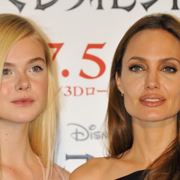 Elle Fanning et Angelina Jolie assistent à la conférence de presse du film "Maleficent" à Tokyo. Le 24 juin 2014.