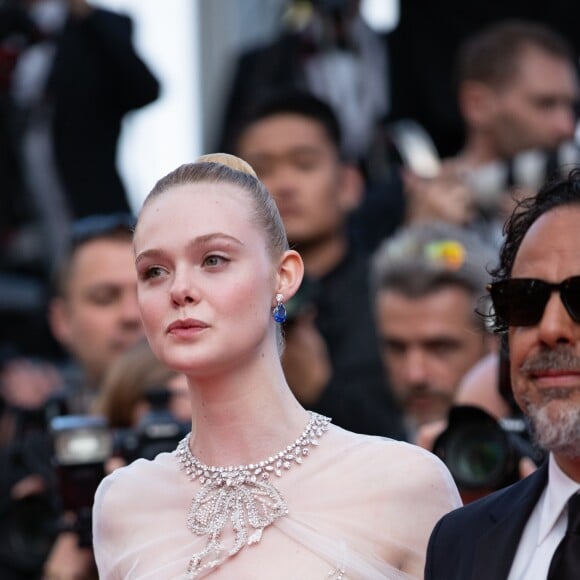 Elle Fanning - Montée des marches du film "Hors Normes" pour la clôture du 72ème Festival International du Film de Cannes. Le 25 mai 2019 © Borde / Bestimage