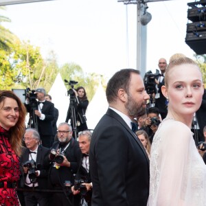 Elle Fanning - Montée des marches du film "Hors Normes" pour la clôture du 72ème Festival International du Film de Cannes. Le 25 mai 2019 © Borde / Bestimage