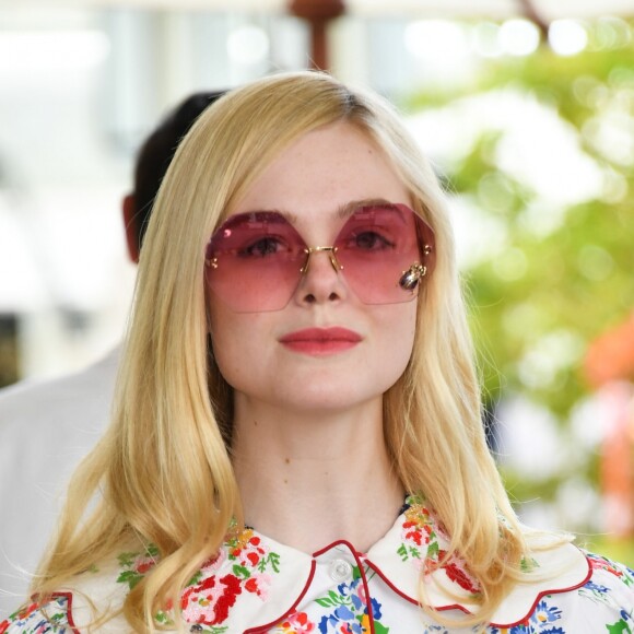 Elle Fanning - People sur la croisette lors du 2ème Festival International du Film de Cannes le 22 mai 2019.