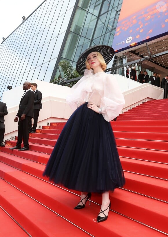 Elle Fanning (habillée en Dior) - Montée des marches du film "Once upon a time... in Hollywood" lors du 72ème Festival International du Film de Cannes. Le 21 mai 2019 © Jacovides-Moreau / Bestimage