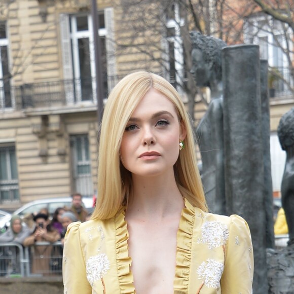 Elle Fanning - Arrivées au défilé de mode Prêt-à-Porter automne-hiver 2019/2020 "Miu Miu" à Paris. Le 5 mars 2019 © Veeren-CVS / Bestimage