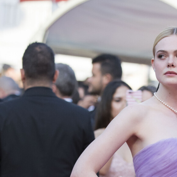 Elle Fanning - Montée des marches du film "Les Proies" (The Beguiled) lors du 70ème Festival International du Film de Cannes. Le 24 mai 2017. © Borde-Jacovides-Moreau/Bestimage