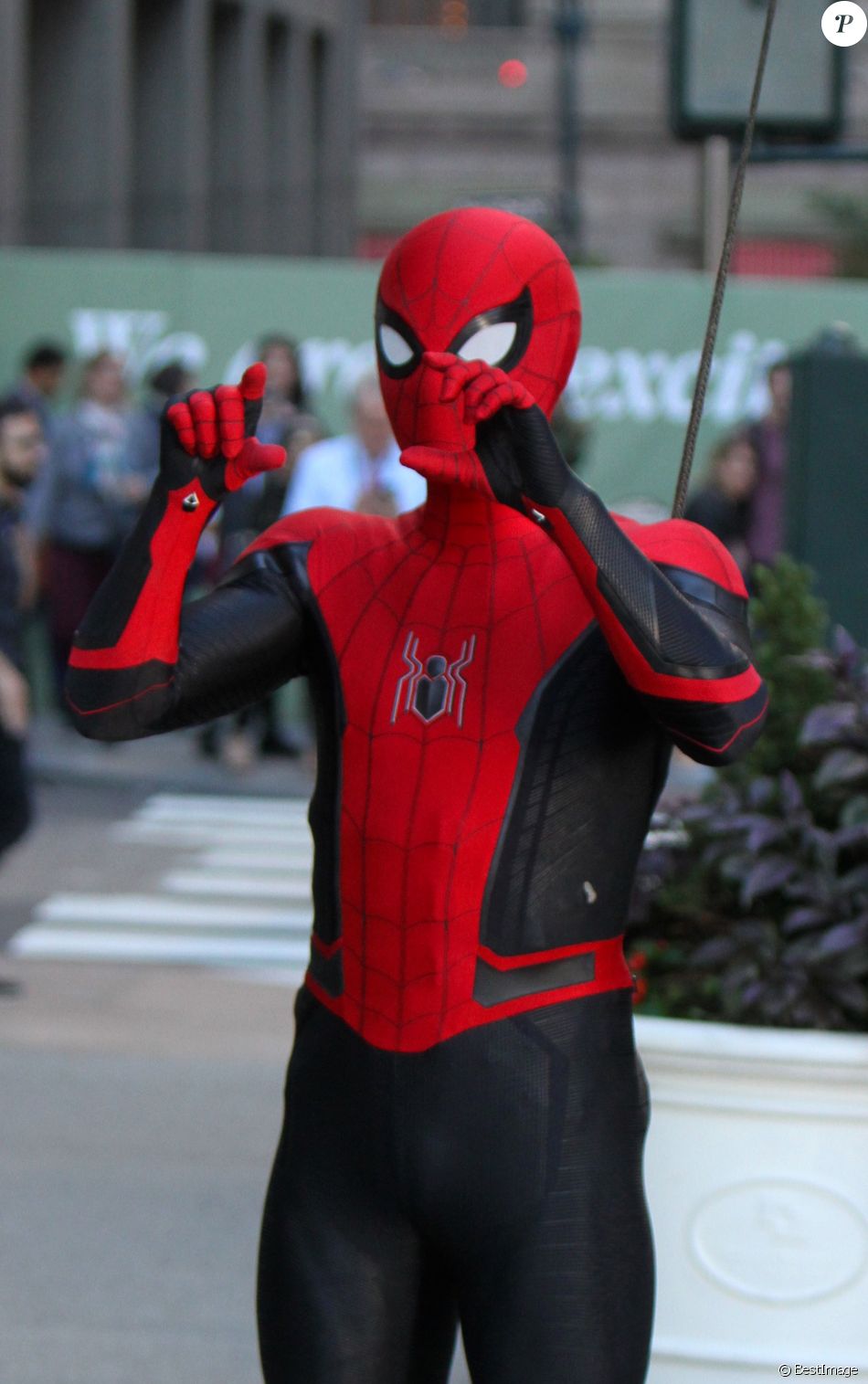 Spider Man Avec Tom Holland Et Zendaya Tom Holland et Zendaya sur le tournage de Spider-Man: Far From Home à