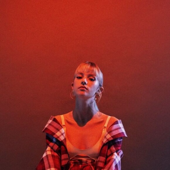 Angèle pour Colors Studio où elle a interprété son nouveau titre, "Perdus", le jeudi 10 octobre 2019.