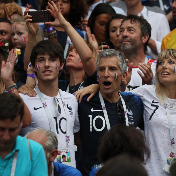 Dylan Deschamps, Nagui et sa Mélanie Page, Claude Deschamps - People au stade Loujniki lors de la finale de la Coupe du Monde de Football 2018 à Moscou, opposant la France à la Croatie à Moscou le 15 juillet 2018 © Cyril Moreau/Bestimage