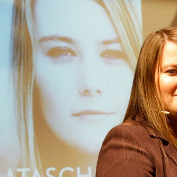 10 ans après son évasion et 8 ans de séquestration, l'Autrichienne Natascha Kampusch sort un second livre à Vienne en Autriche, le 17 août 2016