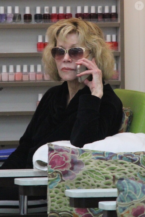 Jane Fonda a été aperçue dans un salon de manucure à Los Angeles, le 3 mai 2019. A