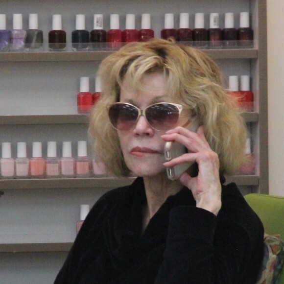 Jane Fonda a été aperçue dans un salon de manucure à Los Angeles, le 3 mai 2019. A