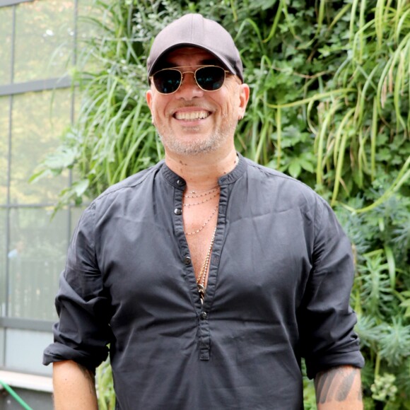 Pascal Obispo arrive à l'enregistrement de l'émission "Vivement Dimanche Prochain" au studio Gabriel à Paris, France, le 28 août 2019.