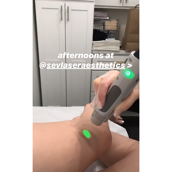Kylie Jenner en pleine séance épilation à Los Angeles, le 13 octobre 2019.