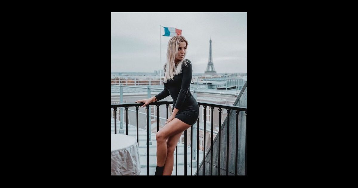 Hillary Vande Sexy En Robe Paris Instagram 8 Janvier 2019