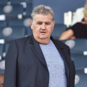 Pierre Ménès dans les tribunes lors du match de championnat de Ligue 1 Conforama opposant le Paris Saint-Germain au Racing Club de Strasbourg Alsace au Parc des princes à Paris, France, le 14 septembre 2019. Le PSG a gagné 1-0. © Giancarlo Gorassini/Bestimage