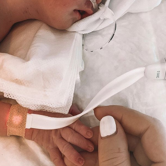 Jessica Thivenin et Thibault Garcia ont accueilli leur fils Maylone le 7 octobre 2019. Un bébé qui doit être opéré d'urgence.