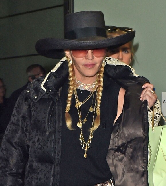 Madonna arrive à la gare de King's Cross à Londres le 1er octobre 2018.