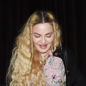 Exclusif - Madonna à la sortie du restaurant Casa Cruz avec un ami à 2h du matin dans le quartier de Notting Hill, à Londres, le 6 septembre 2018.