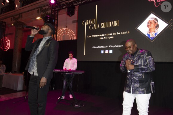Exclusif - Le duo Neg' Marrons (Benji et Jacky Brown) anime la soirée de gala de l'AMREF "Les femmes au coeur de la santé en Afrique" au Pavillon Cambon Capucines à Paris, le 15 octobre 2019.