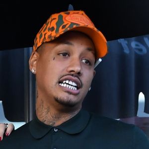 Amber Rose enceinte et son compagnon Alexander "AE" Edwards sont allés déjeuner en amoureux au restaurant Avra dans le quartier de Beverly Hills à Los Angeles, le 24 septembre 2019